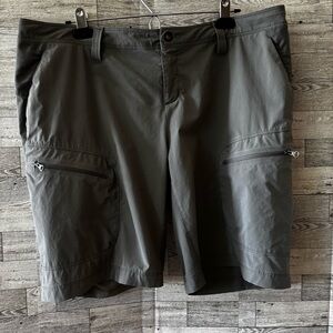 REI‎ dark gray nylon cargo hiking shorts